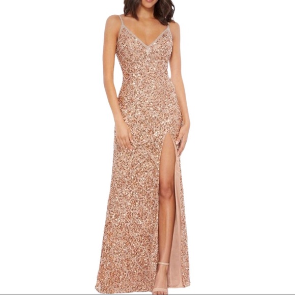 Mac Duggal Dresses & Skirts - Mac Duggal Scallop Embellished Sequin V Neck Gown Leg Slit Size 4 Style 5015
